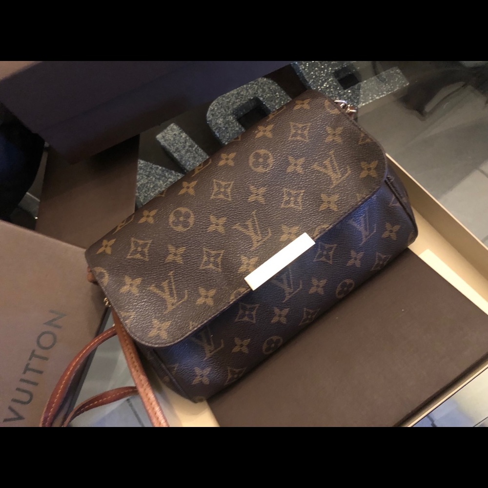 Louie Vuitton crossbody